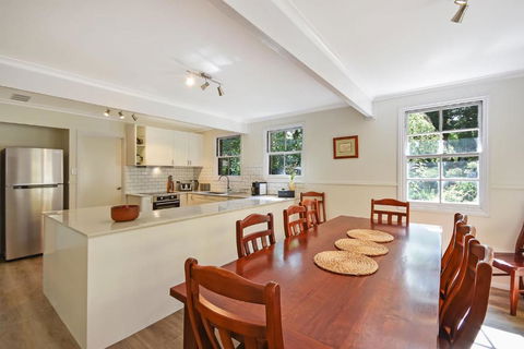 Highgarden - Accommodation Main Beach 3