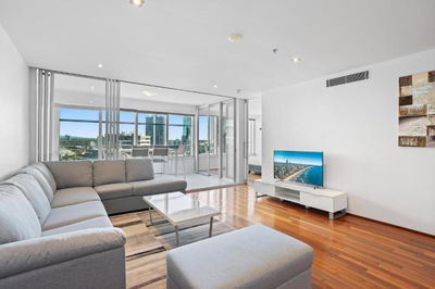 Highsky Resort Unit with Pool & Gym