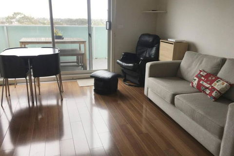 Highview On High St - A Balcony Haven In Northcote - Accommodation Main Beach 3