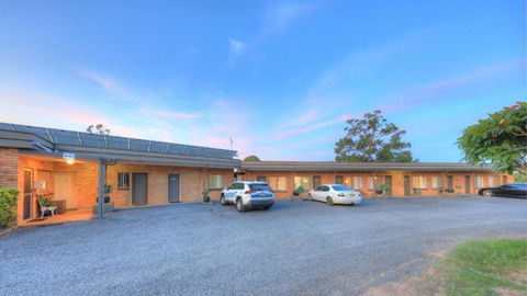 Hilldrop Motor Inn - Accommodation Main Beach 0