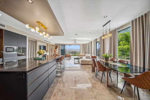 Hillside Hideaway - Hinterland Escape With Panoramic Views - Accommodation Main Beach 1