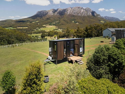 Hillside Hideout By Tiny Away - Accommodation Main Beach 1