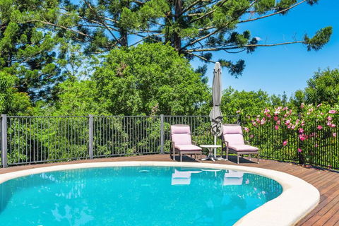 Hilltop Harmony House - Private Oasis With Pool - Accommodation Main Beach 2