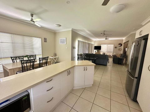 Hinchinbrook Resorts Management Pty Ltd - Accommodation Main Beach 1