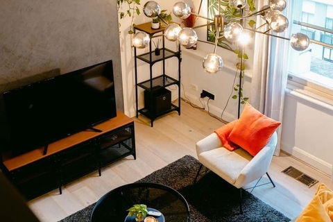 Historic & Designer Loft Style Apt+Parking Pool - Accommodation Main Beach 3