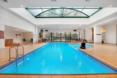 Historic & Designer Loft Style Apt+Parking Pool - Accommodation Main Beach 2