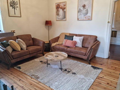 Historic Mintaro Post Office - Accommodation Main Beach 0