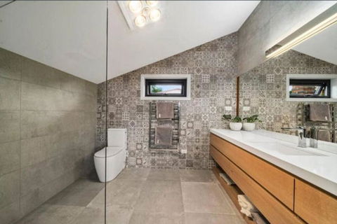 Hobart Comfy Studio - Accommodation Main Beach 1