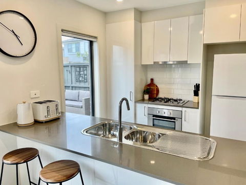 Holiday On Dromana By Ready Set Stay - 150m From The Beach - Accommodation Main Beach 3