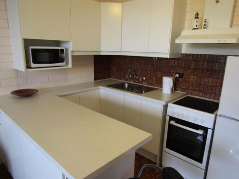 Holiday Retreat - Accommodation Main Beach 1