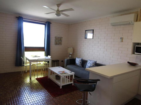Holiday Retreat - Accommodation Main Beach 2