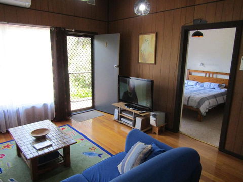 Honeysuckle Lodge - Accommodation Main Beach 3