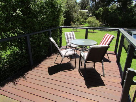 Honeysuckle Lodge - Accommodation Main Beach 1