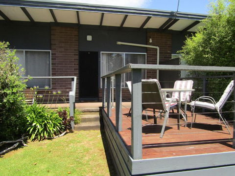 Honeysuckle Lodge - Accommodation Main Beach 2