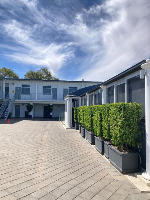 Ibis Styles Broken Hill - Accommodation Main Beach 2