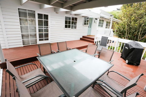 Hot Springs Landing Pad - Accommodation Main Beach 2