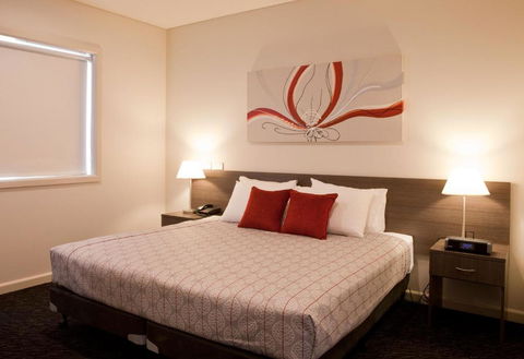 Hunts Hotel Liverpool - Accommodation Main Beach 3