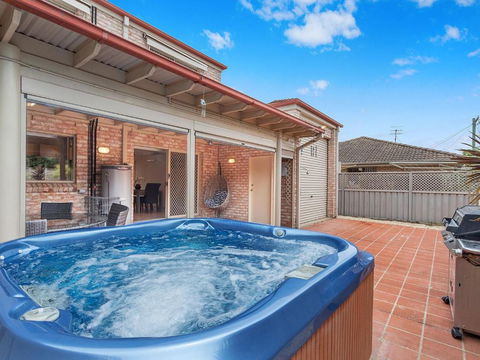 Home Way From Home At Shoal Bay - Accommodation Main Beach 0