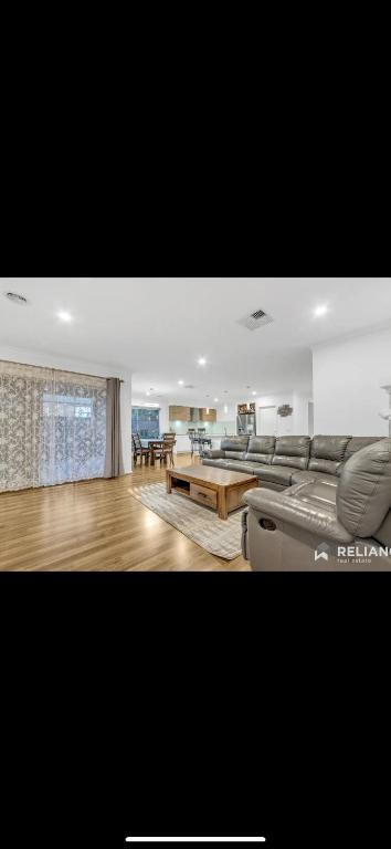 Home Away From Home Private Room2 - Accommodation Main Beach 0