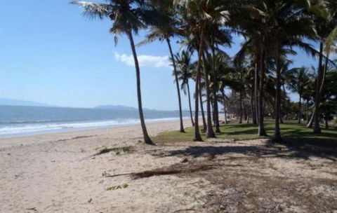 Home Away From Home - Accommodation Main Beach 0