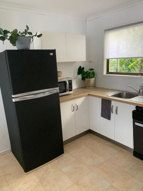 Home Away From Home - Accommodation Main Beach 2