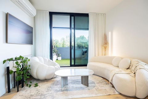 Home Away From Home, South Melb - Accommodation Main Beach 0