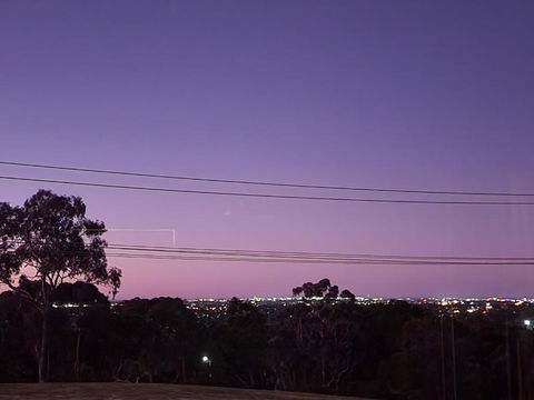 Home Offers Stunning Views - Accommodation Main Beach 3