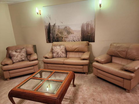 Home Offers Stunning Views - Accommodation Main Beach 0