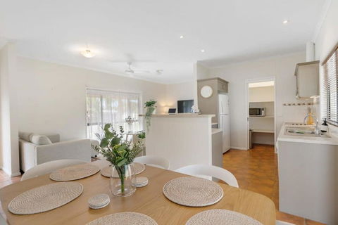 Home On Haynes- BYO LINEN - 1km From Goolwa Beach-Whale Watch - Accommodation Main Beach 1