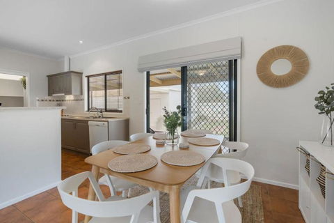 Home On Haynes- BYO LINEN - 1km From Goolwa Beach-Whale Watch - Accommodation Main Beach 2