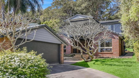 Homely Beach Retreat Three Living Areas, Table Tennis Table Accom Holidays - Accommodation Main Beach 2