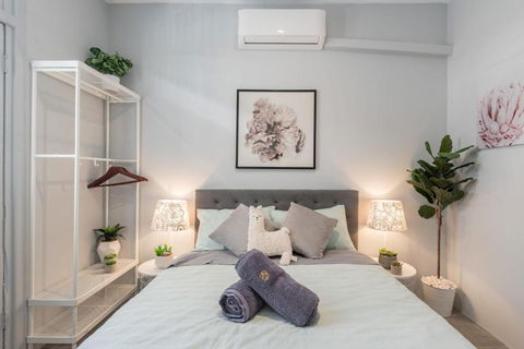 Homely Double Room - AC - 1Min Walk To Central - Close To Darling Harbour Chinatown CBD - Shared Bathroom - Accommodation Main Beach 2