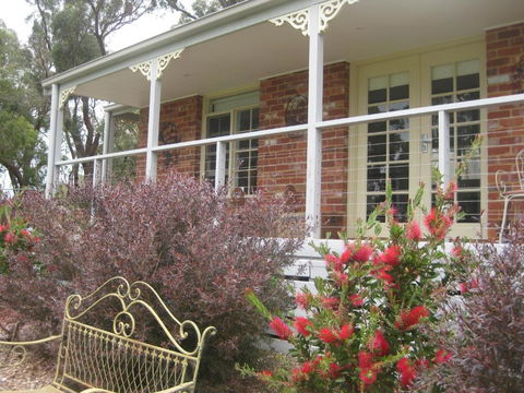Honeyeater Cottage - Accommodation Main Beach 2
