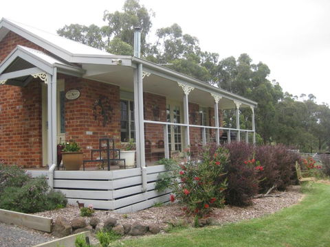 Honeyeater Cottage - Accommodation Main Beach 1