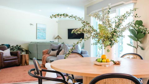 Honeysuckle Rose Retreat - Accommodation Main Beach 1