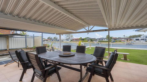 Hooked On Hibbard - Accommodation Main Beach 0