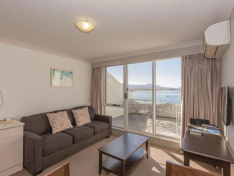 Horizons 321-10 Kosciuszko Road - Accommodation Main Beach 0