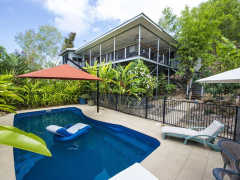 Horseshoe Bay Vista - Accommodation Main Beach 0