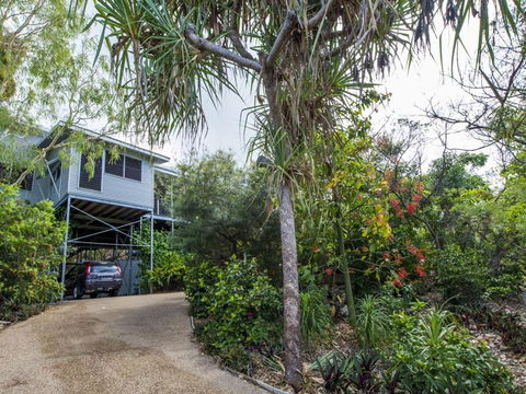 Horseshoe Bay Vista - Accommodation Main Beach 1
