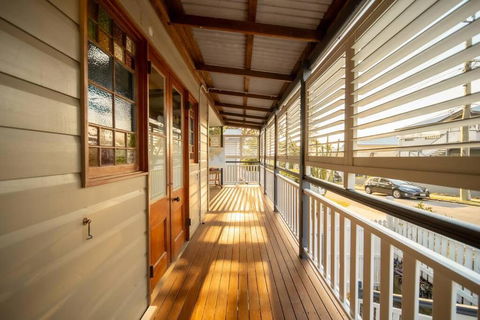 House Of Fairy Wren -Charming Queenslander Cottage Mins Drive To Brisbane CBD And Gabba Stadium! - Accommodation Main Beach 1