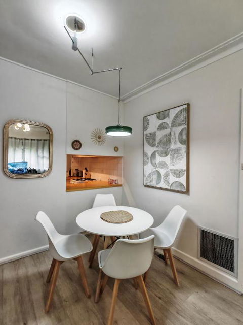 Humble Abode Near Ringwood - Accommodation Main Beach 0