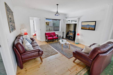 Huntingdale - Accommodation Main Beach 0