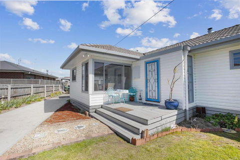 Huntingdale - Accommodation Main Beach 3