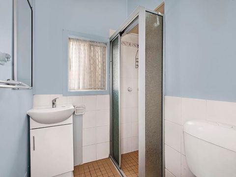 Hutton Hide Away - Accommodation Main Beach 3