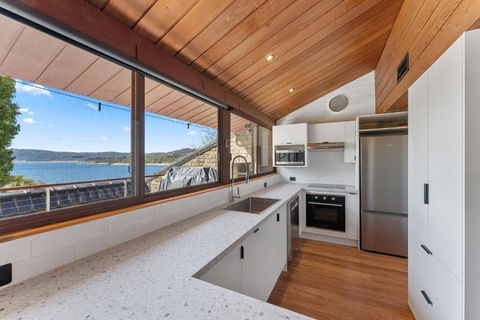 Ibis On Lake Jindabyne - Accommodation Main Beach 2