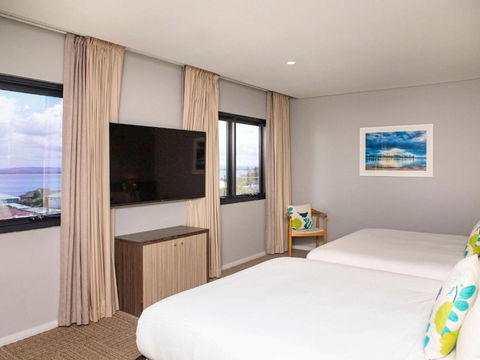Ibis Styles The Entrance - Accommodation Main Beach 3