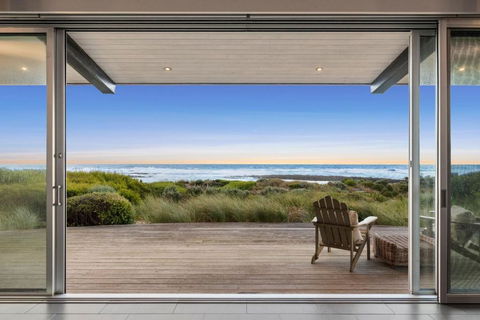 Idle Rocks - Accommodation Main Beach 3