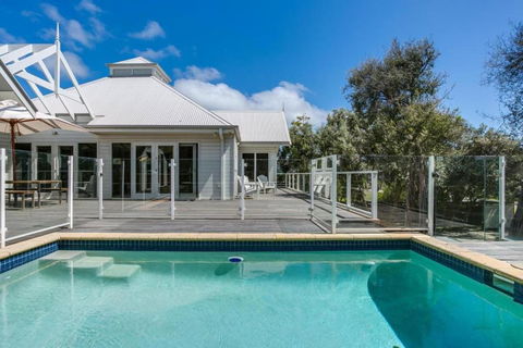 Idyllic Beach House Blairgowrie - 100m To Foreshore, 700m Walk To Village - Accommodation Main Beach 2
