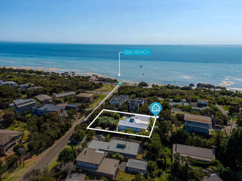 Idyllic Beach House Blairgowrie - 100m To Foreshore, 700m Walk To Village - Accommodation Main Beach 1