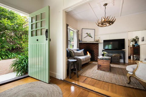 Illoura - Accommodation Main Beach 2